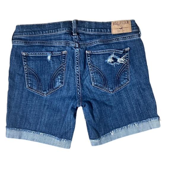 Hollister denim shorts, Jean shorts 6" inseam, Size 7 / 28 distressed, - Picture 2 of 5